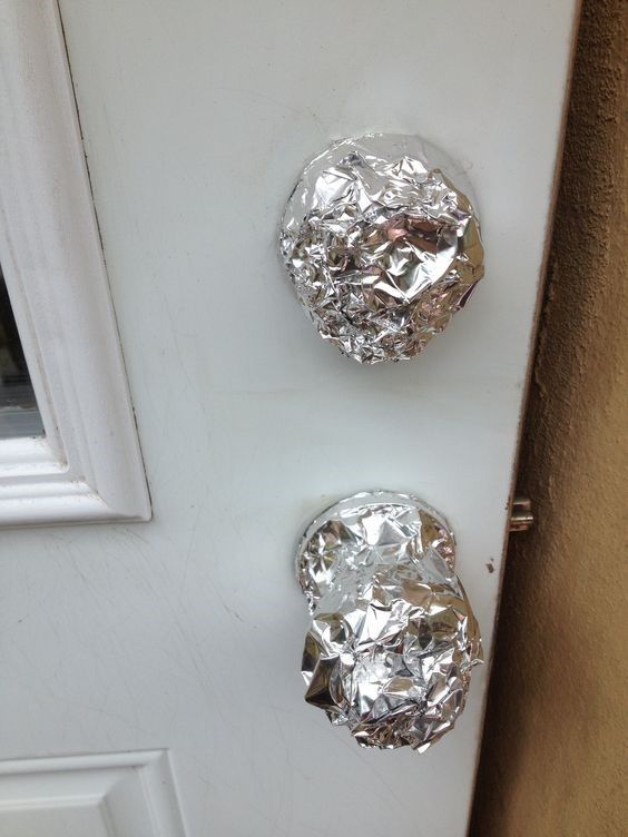 how to foil a burglar with foil